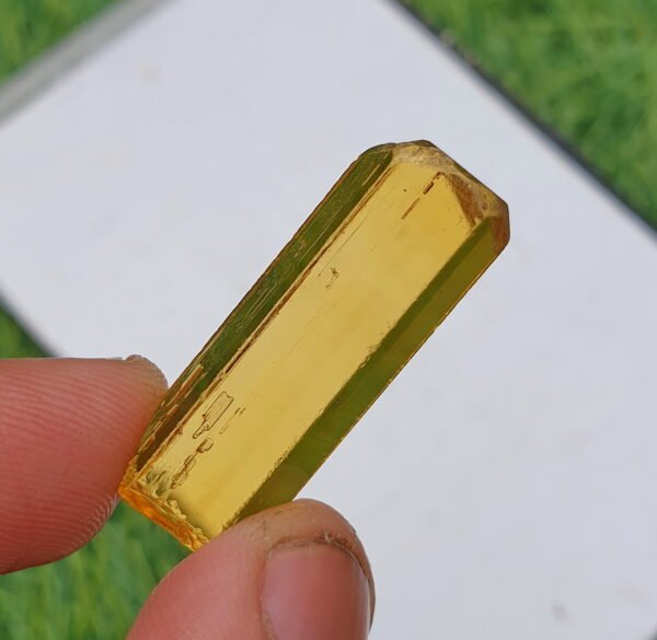 29.05 Cts Yellow Beryl Heliodor Facet Rough