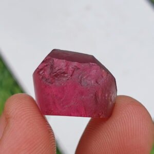 19.00 Cts Purple Garnet Facet Rough